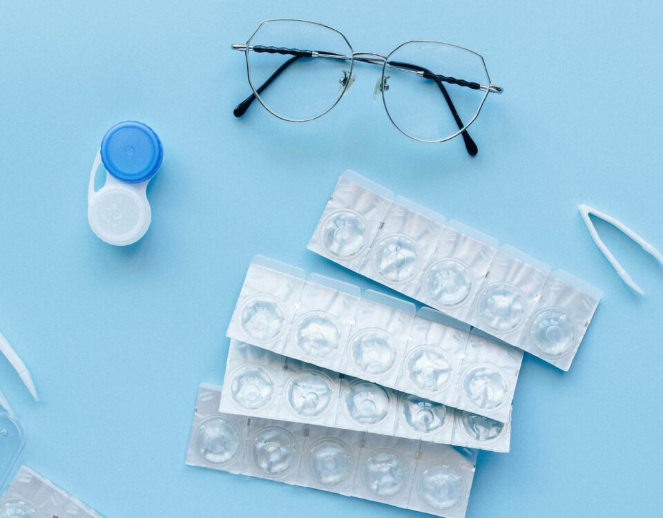 The Pros and Cons of Daily vs. Monthly Contact Lenses